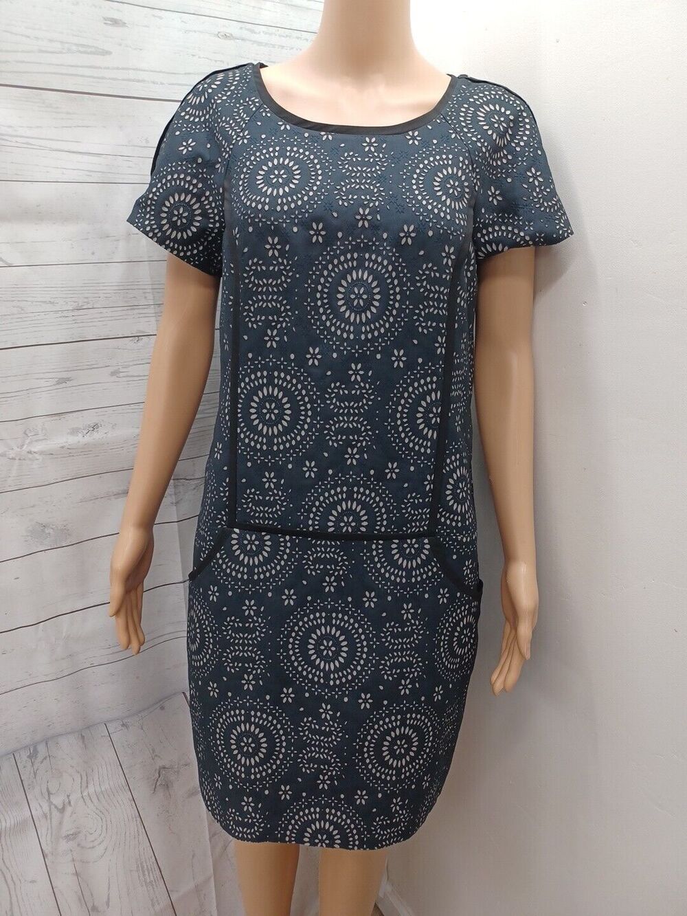 Ivy + Blu Dress Sheath Floral Black Beige Sz 8 Short Sleeve Pockets